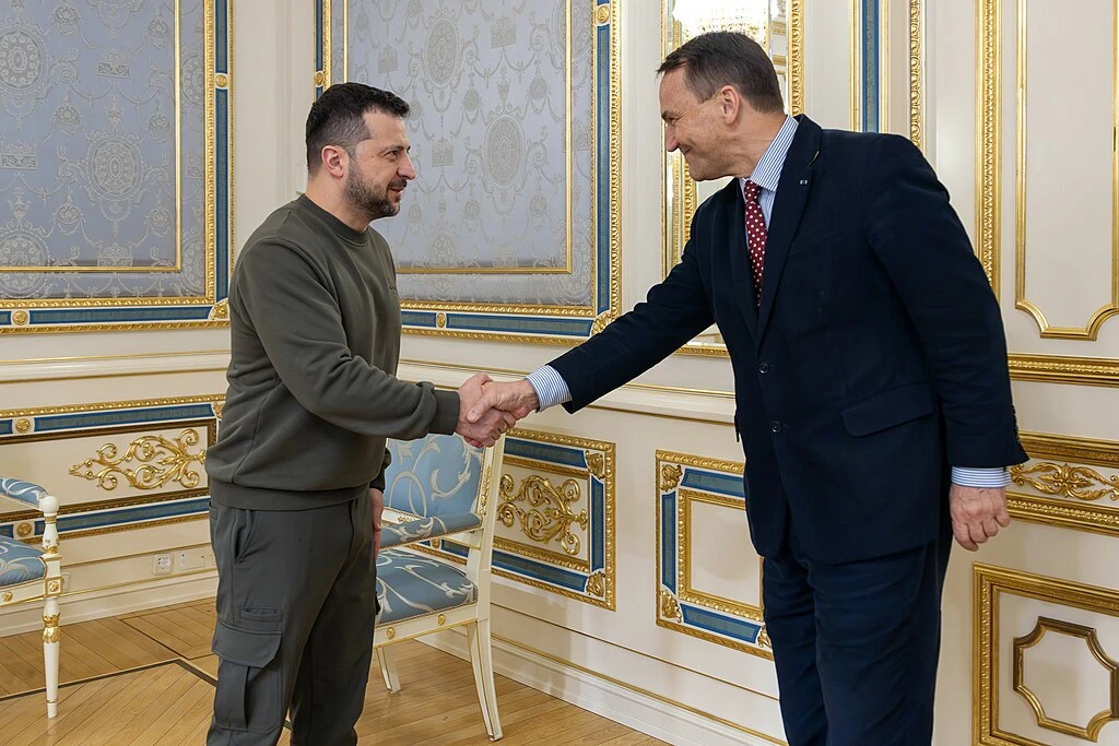 Minister of Foreign Affairs Radosław Sikorski made Ukraine his first foreign visit.